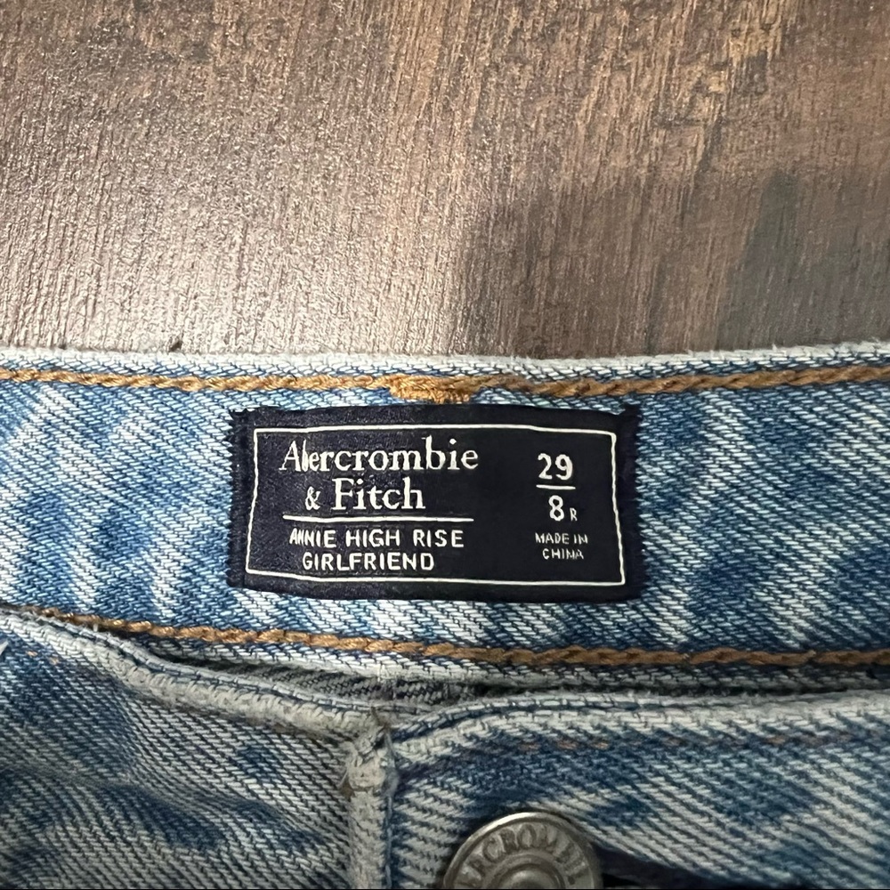 Abercrombie Ankle High Rise Girlfriend Jeans - Picture 7 of 7